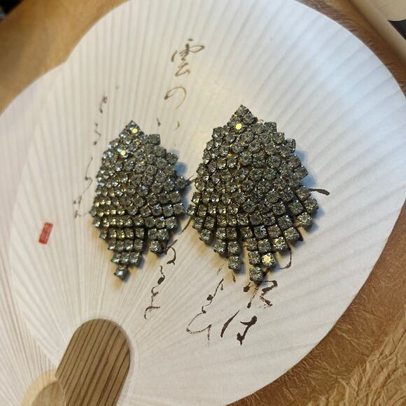 Vintage Oversized Large Silver Rhinestone Chandelier Cascade Clip Earrings - Picture 6 of 6